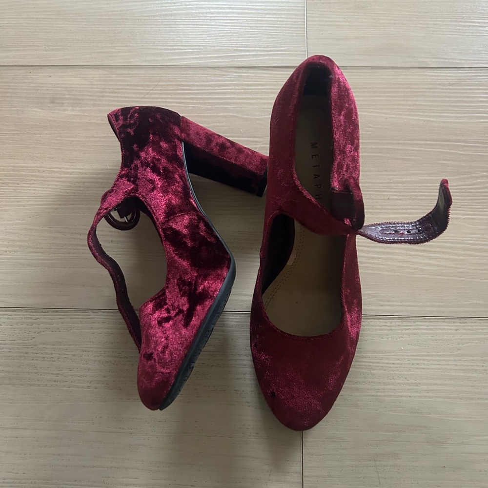 Metaphor Burgundy Velvet Heels size 6
